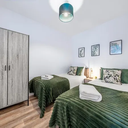 Potters Bar - Free Parking - Private Bathroom - Netflix - 4 Mins Walk To Station - 20 Mins Direct Trains To London Exterior photo