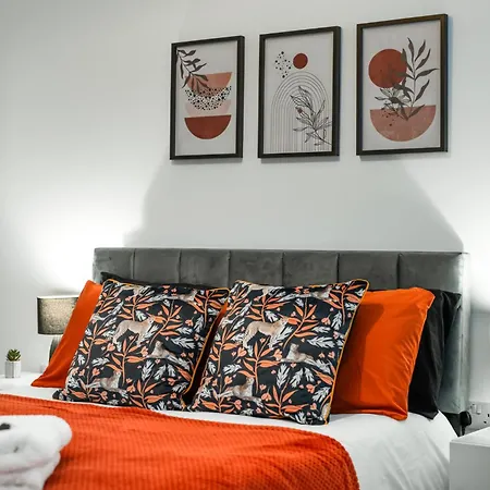 Potters Bar - Free Parking - Private Bathroom - Netflix - 4 Mins Walk To Station - 20 Mins Direct Trains To London Exterior photo