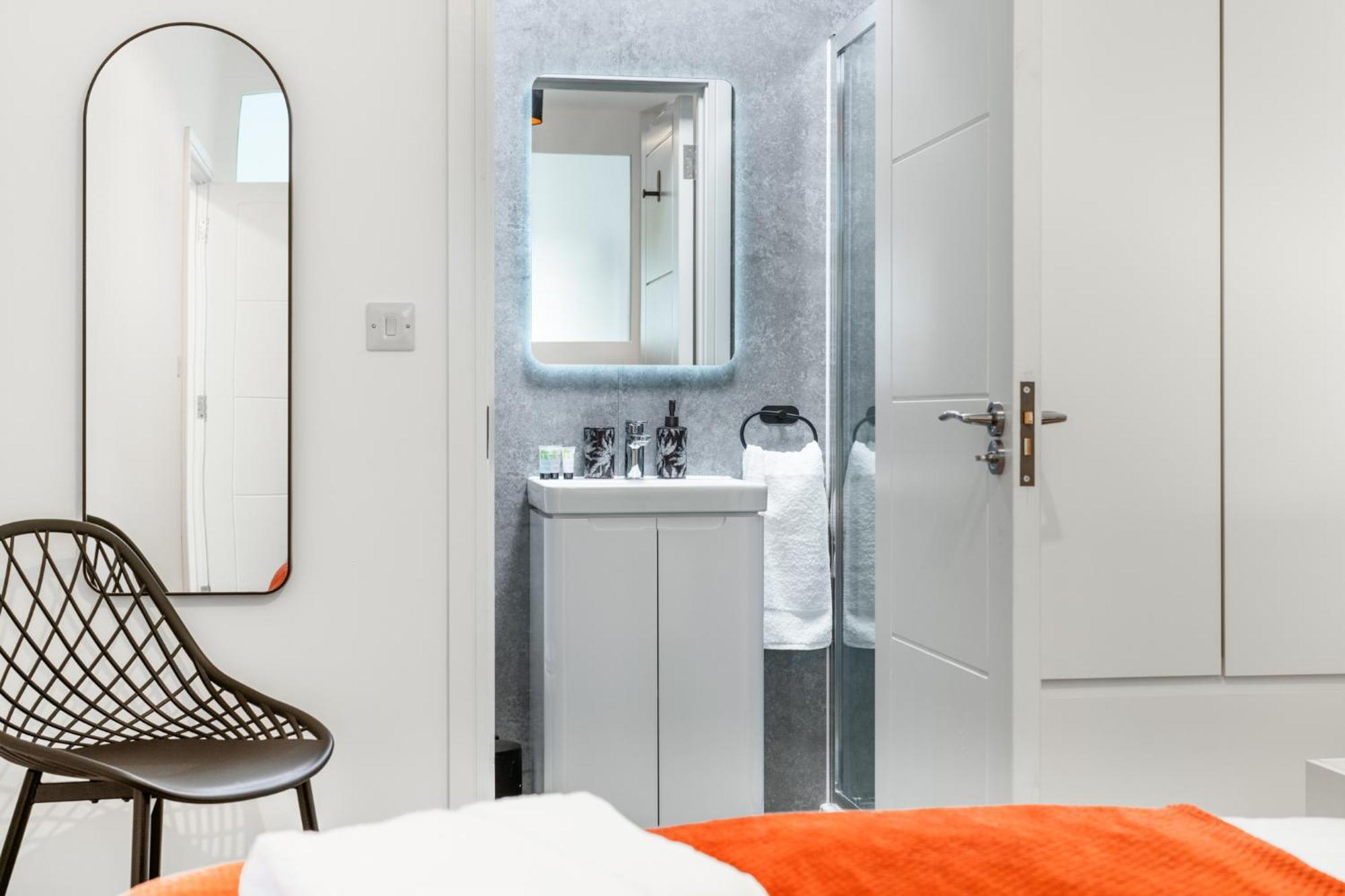 - Free Parking - Private Bathroom - Netflix - 4 Mins Walk To Station - 20 Mins Direct Trains To London Appartement Potters Bar