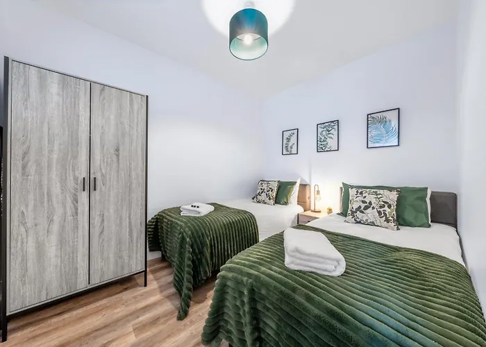 Potters Bar - Free Parking - Private Bathroom - Netflix - 4 Mins Walk To Station - 20 Mins Direct Trains To London