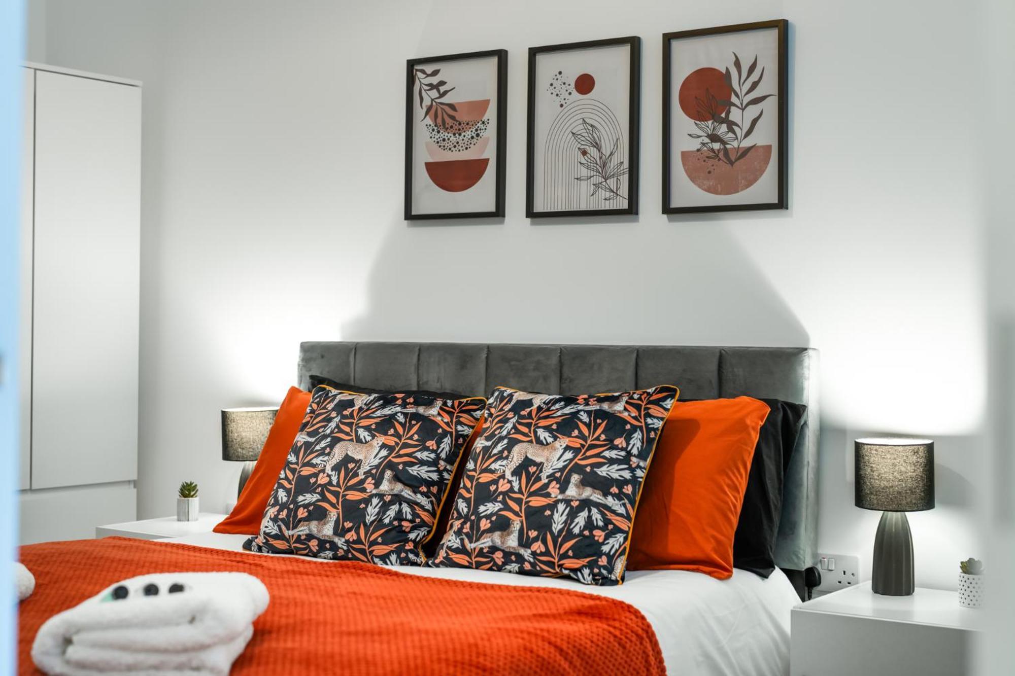 Apartment - Free Parking - Private Bathroom - Netflix - 4 Mins Walk To Station - 20 Mins Direct Trains To London Potters Bar
