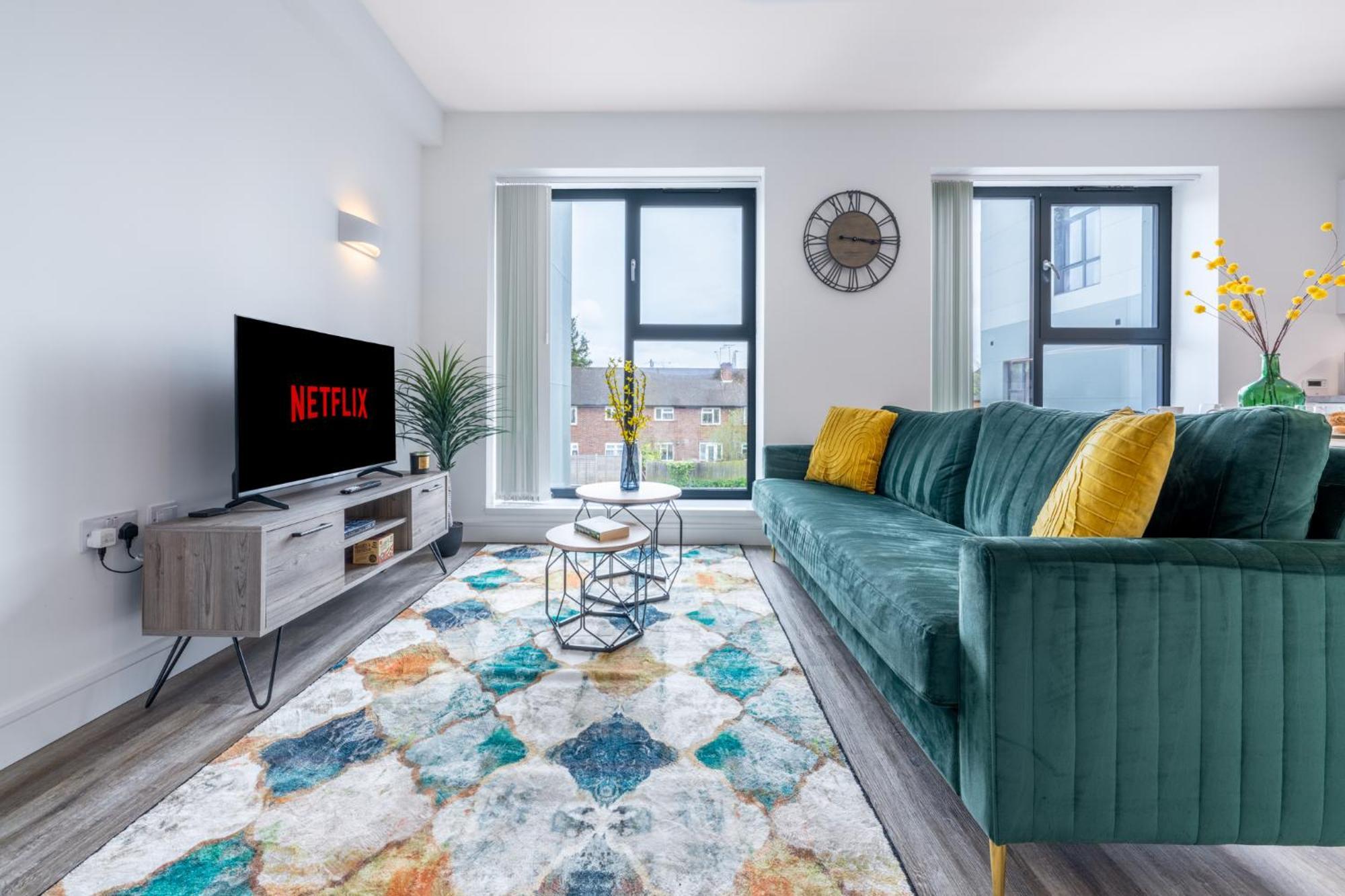 - Free Parking - Private Bathroom - Netflix - 4 Mins Walk To Station - 20 Mins Direct Trains To London Apartment
